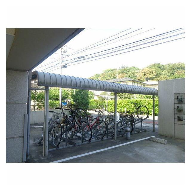 屋根付きです。