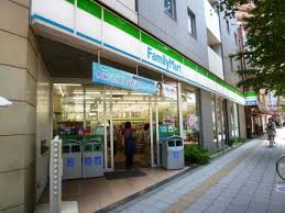 ファミリーマート三軒茶屋駅南口店