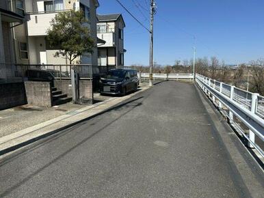 北側には庄内川があり、遊歩道もあるため、お散歩に最適です