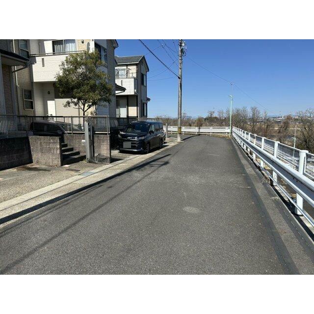 北側には庄内川があり、遊歩道もあるため、お散歩に最適です