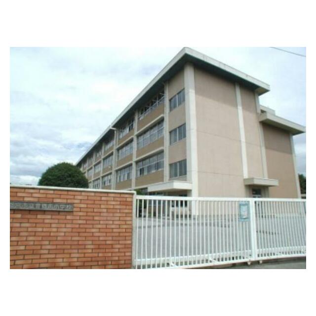 豊郷南小学校　1228ｍ/徒歩16分、車4分