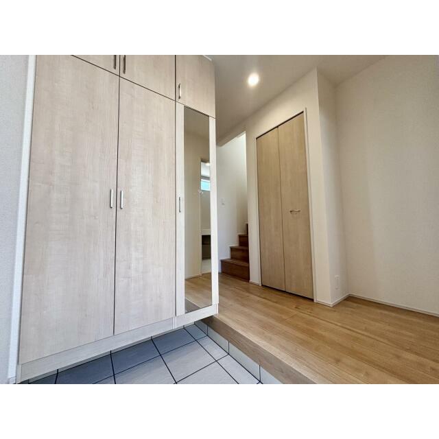 【1号棟/玄関】
