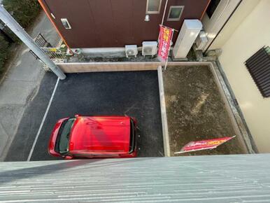 カースペース2台！並列駐車もできます♪