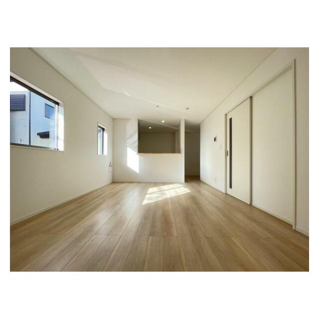 ゆとりある広さと明るさでホッとくつろげるスペースになっています！