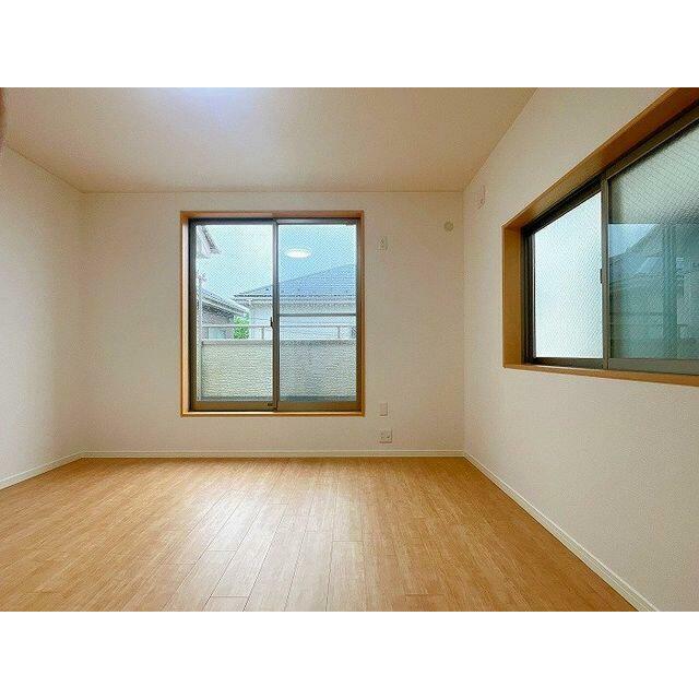 「洋室約８帖」