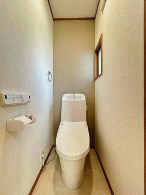 「２階トイレ」ウォシュレット付きトイレに新品交換済みです。