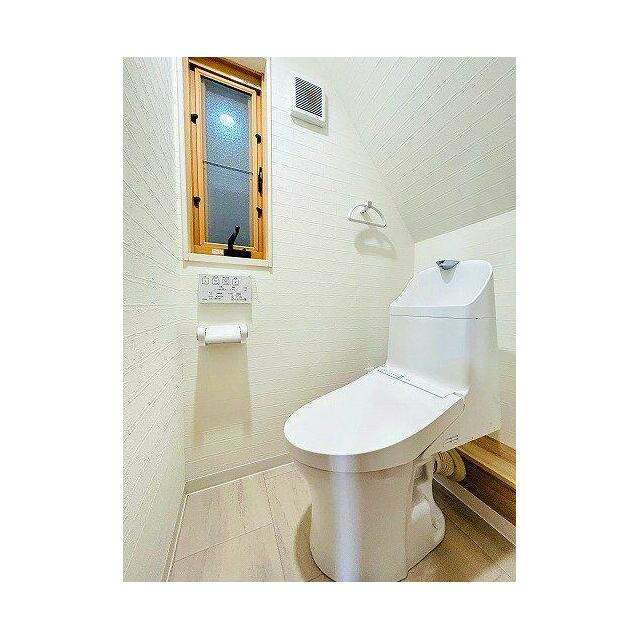 「トイレ」ウォシュレット付きトイレに新品交換済みです。