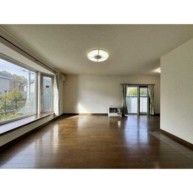 南西向き日当たり良好。