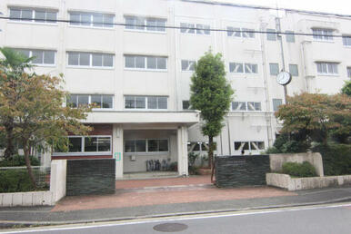 新田中学校