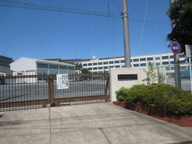 横浜市立青葉台中学校