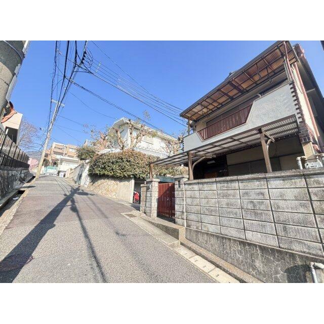 ■西側道路の現地写真となります。