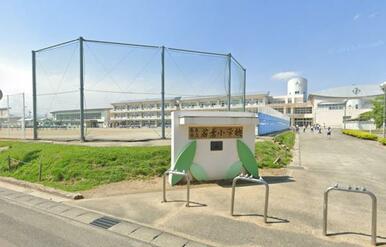 若葉小学校　徒歩22分（1700ｍ）