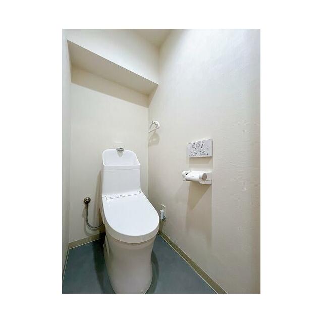 「トイレ」TOTO製の洗浄機付きトイレに新品交換済みです。