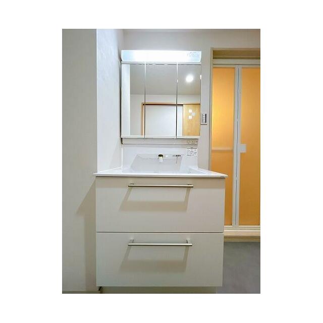 「洗面台」クリーニング済みです。コンセントがございます。