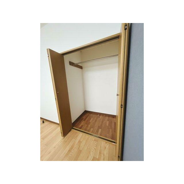 洋室はクローゼットもついています