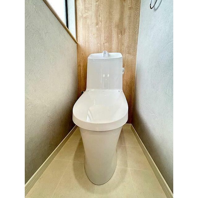 「２階トイレ」ウォシュレット付きトイレに新品交換済みです。