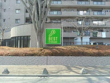 落ち着いた雰囲気の外観です