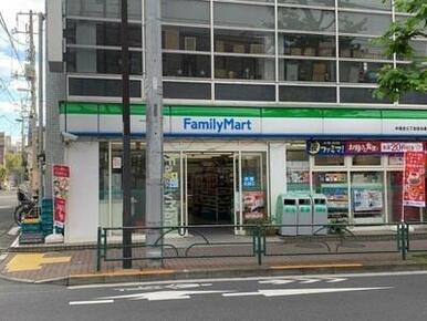 ファミリーマート 中落合三丁目目白通り店