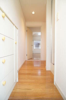 玄関から見たお部屋です♪