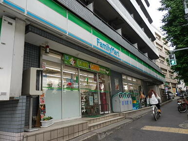 ファミリーマート金井窪山手通り店