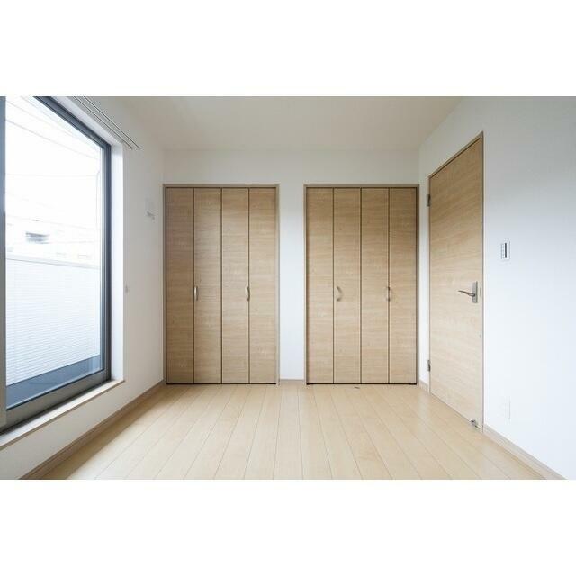 ２Ｆ南側洋室には大型クローゼット付き