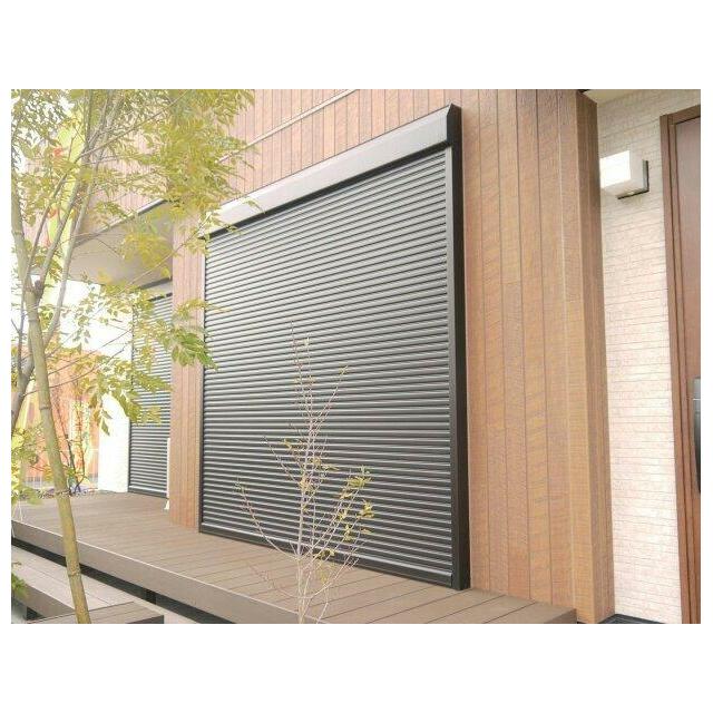 1階防犯シャッター、外出時も安心の防犯性能です。