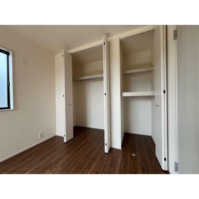 普段着もお気に入りの1着もここに収納！（7号棟）