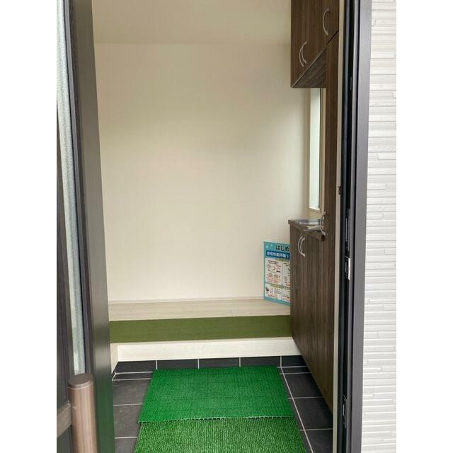 家族やゲストの笑顔が浮かんできそうな玄関（1号棟）