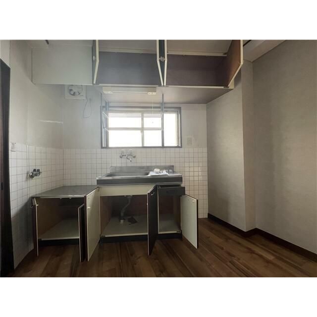 キッチン収納もたっぷり