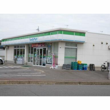 ファミリーマート　土浦駅東店