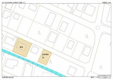 建物敷地と近隣の駐車・畑用土地のセット販売です