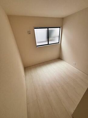 リビングとは別に静かな時間を楽しめる部屋（1号棟）