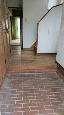 収納もある玄関です