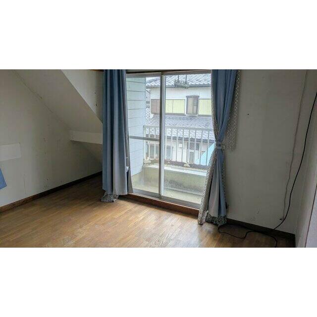 明るい洋室です