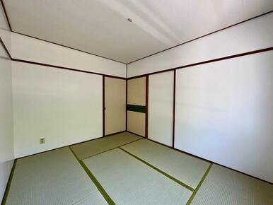 東玄関側