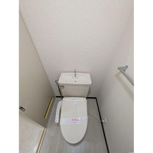 温水洗浄便座付きトイレ
