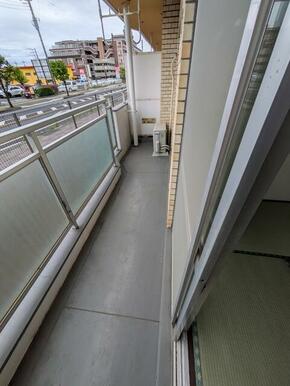 外にも洗濯物が干せます