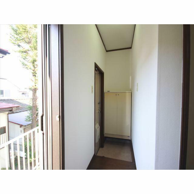 玄関開けても部屋は見えません！