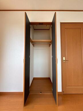 ２階洋室　クローゼット