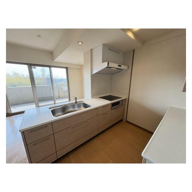 「キッチン」開放感のあるカウンターキッチンで、ご家族との時間をより楽しめます。