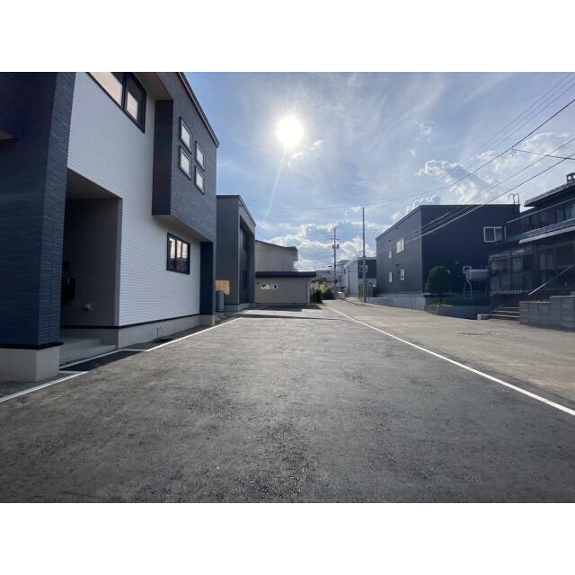 1号棟（左）、2号棟（右）