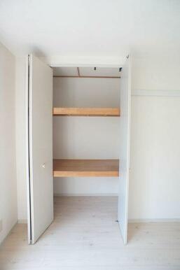 ３段に分かれている奥行きのある収納です♪