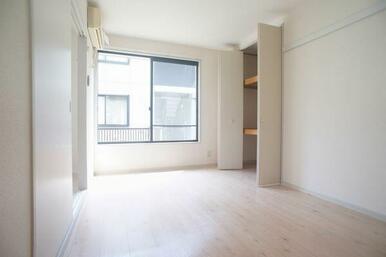 床はフローリング調クッションフロア♪