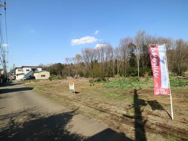 ★貴社の資材置場・駐車場用地としていかがですか。　★バイパスにすぐ出られます。