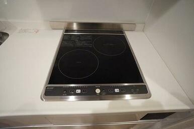 ＩＨクッキングヒーターはお手入れもサッとふき取るだけです。