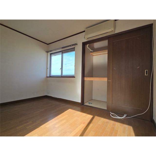 ２階洋室（２）です。