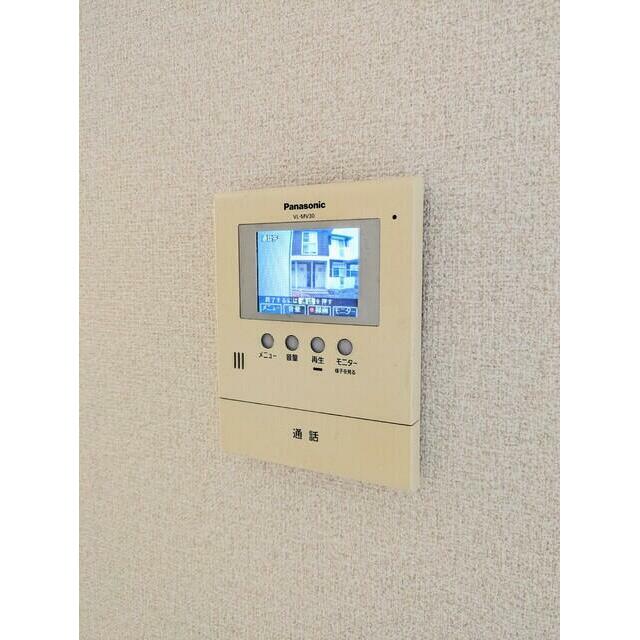 TVモニタ付ドアホン※クリーニング前の室内参考写真です。