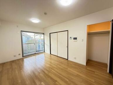 ダイニングキッチン　３