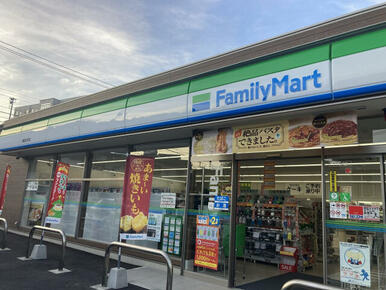 ファミリーマート八幡宮の町店