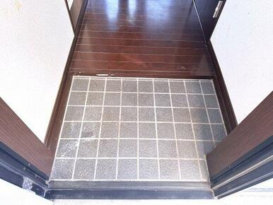 ※クリーニング前の写真です